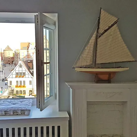 Sailor's Old Town Apartman